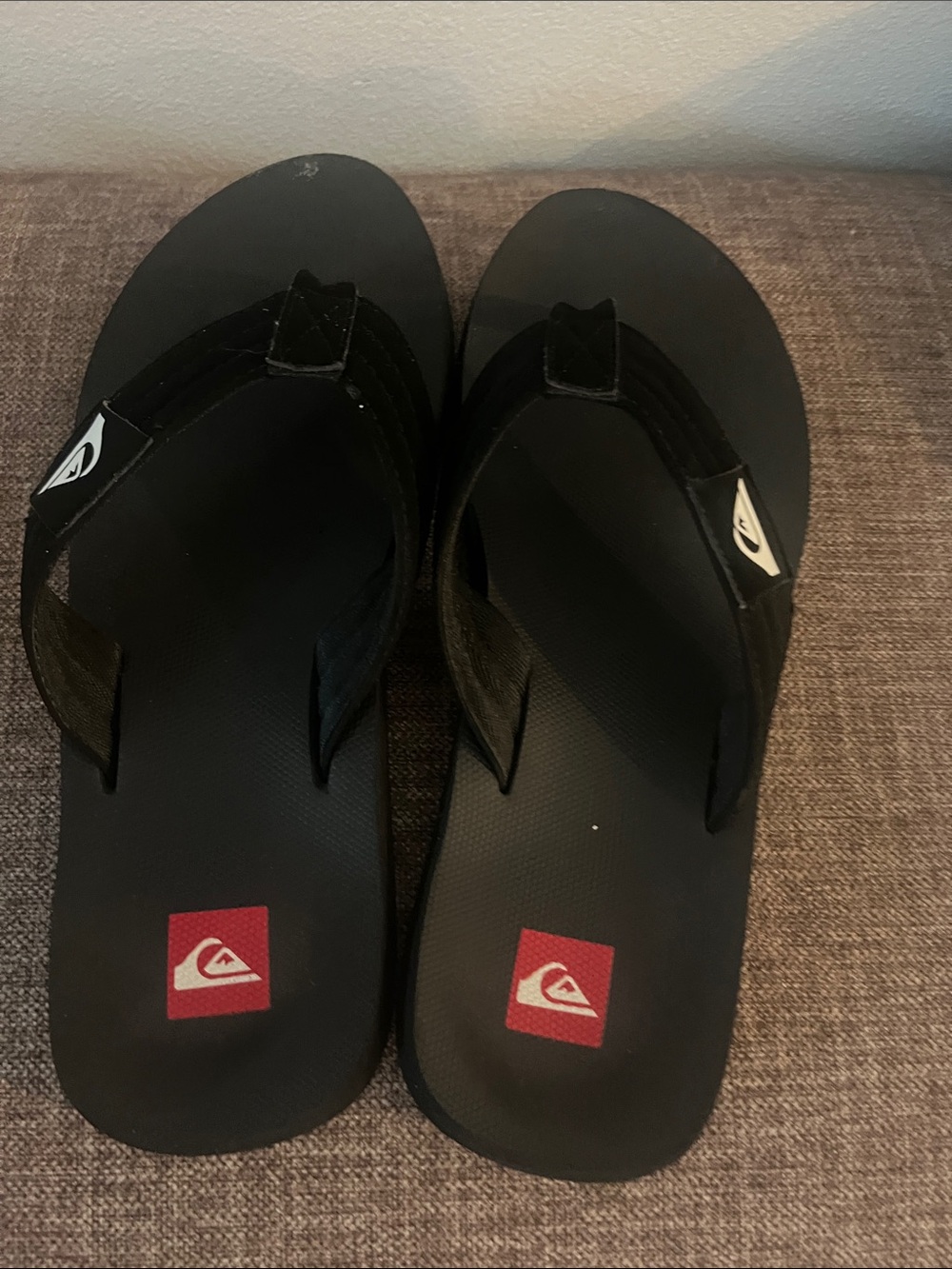 Quiksilver Men’s Black Flip Flop Sandals with Red Logo